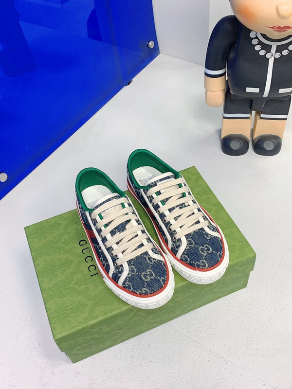 グッチ靴正面デザイン